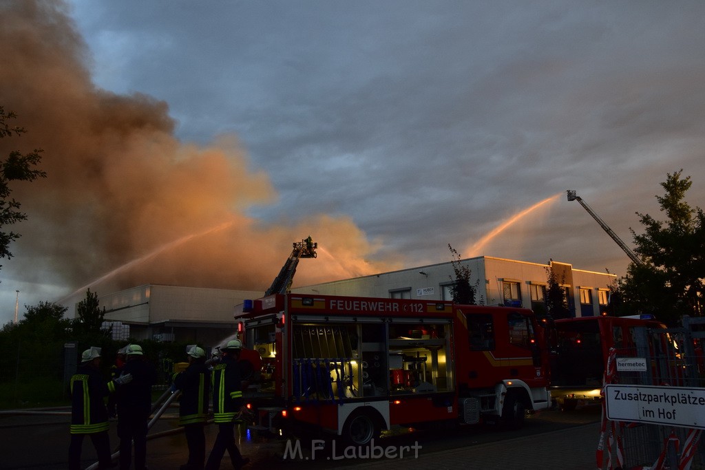 Grossbrand Halle Troisdorf Kriegsdorf Junkersring P271.JPG - Miklos Laubert